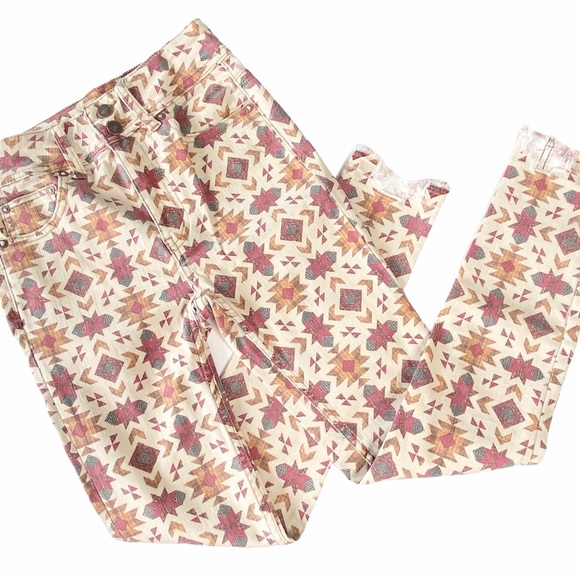 new Free People ๐  Wild Child Raw Hem Skinny Jean ๐  Ivory with Tribal Print ๐  - Picture 4 of 17